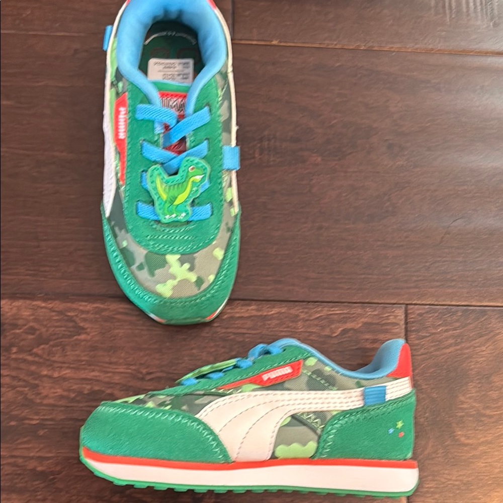 NWOT Puma Kids Future Rider INF x Cocomelon Green Dino Sneakers!